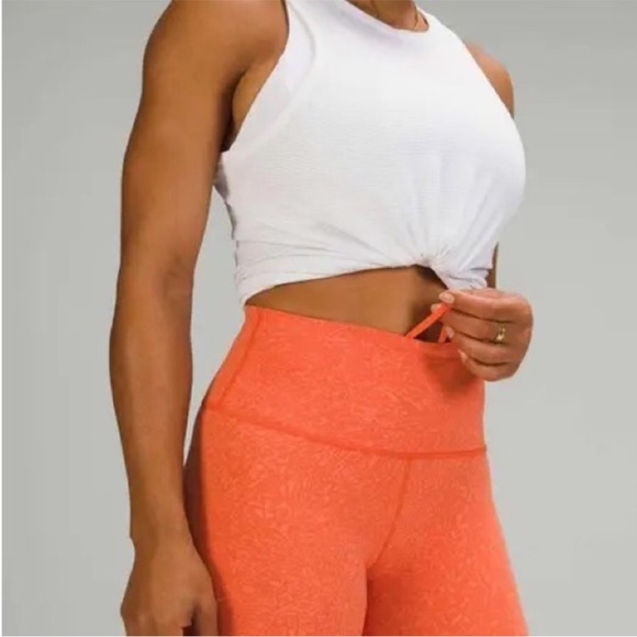 Lululemon Wunder Train High Rise Short 8" in Crunch Warm Coral. Size 4 - Picture 2 of 11